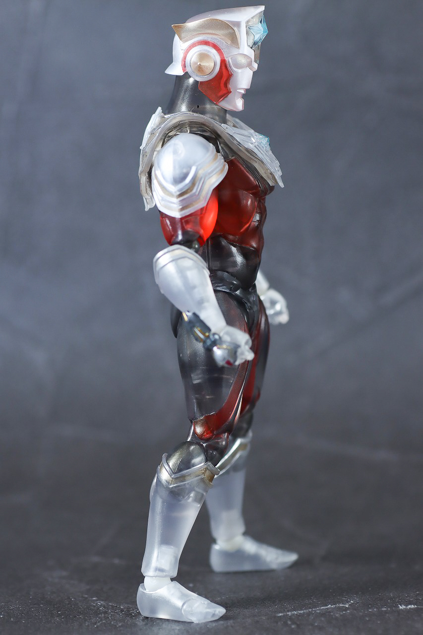 S.H.フィギュアーツ　ウルトラマンタイタス Spceial Clear Color Ver.　レビュー　本体