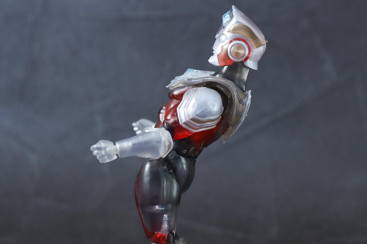 S.H.フィギュアーツ　ウルトラマンタイタス Spceial Clear Color Ver.　レビュー　可動範囲