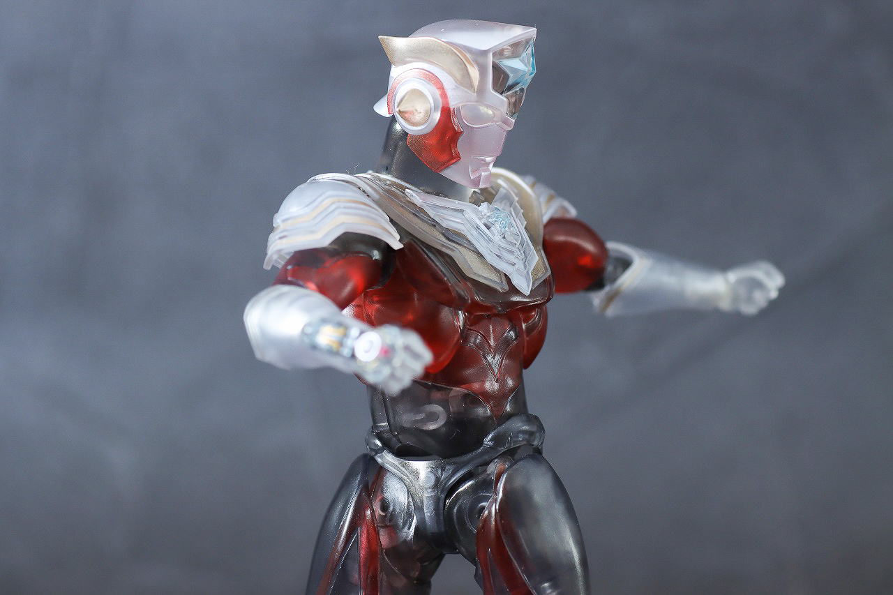 S.H.フィギュアーツ　ウルトラマンタイタス Spceial Clear Color Ver.　レビュー　可動範囲