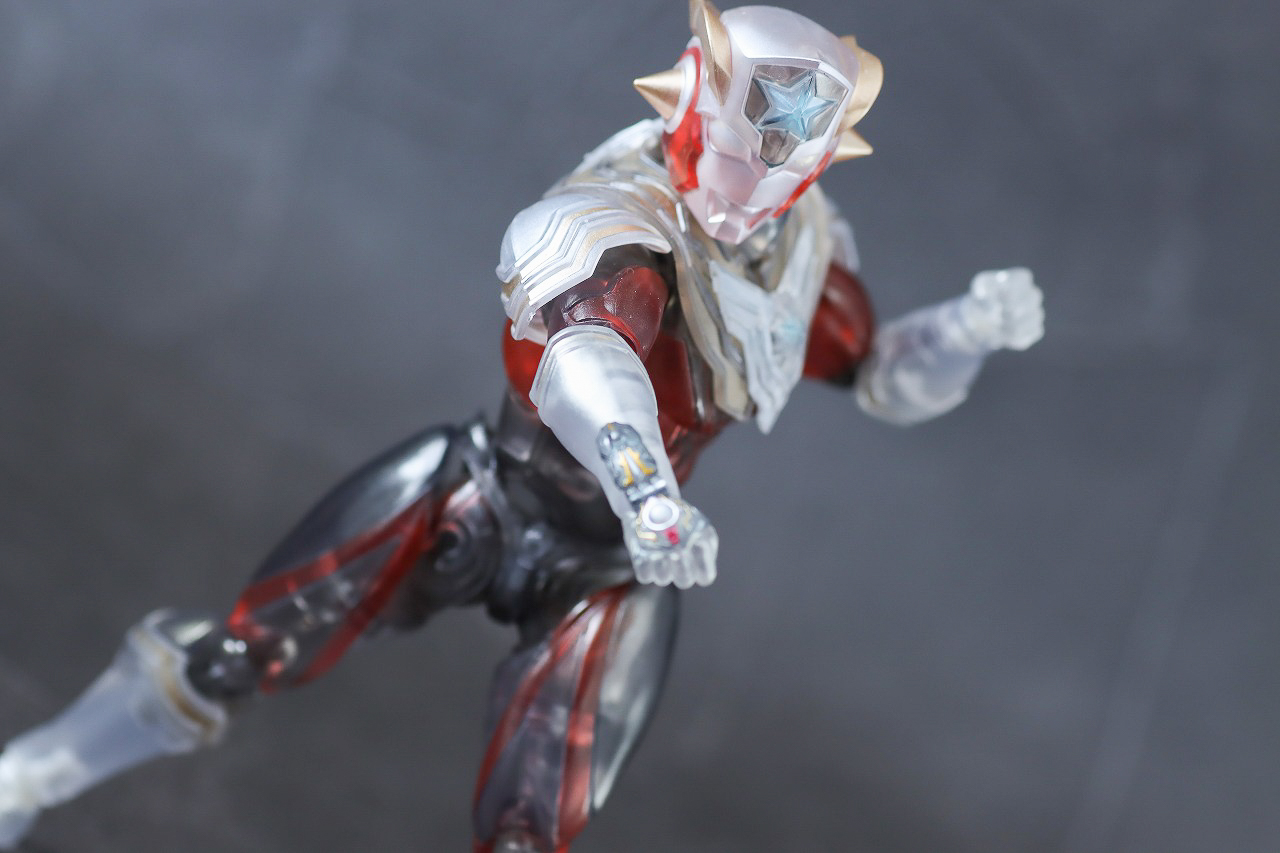 S.H.フィギュアーツ　ウルトラマンタイタス Spceial Clear Color Ver.　レビュー　アクション