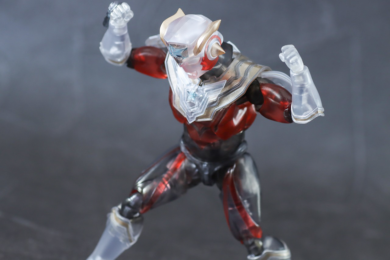 S.H.フィギュアーツ　ウルトラマンタイタス Spceial Clear Color Ver.　レビュー　アクション