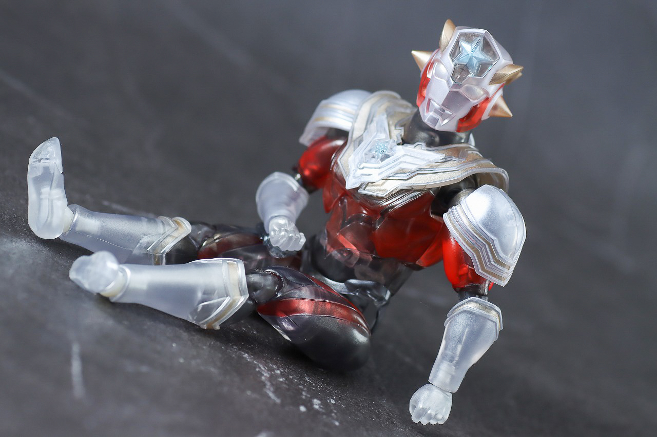 S.H.フィギュアーツ　ウルトラマンタイタス Spceial Clear Color Ver.　レビュー　アクション