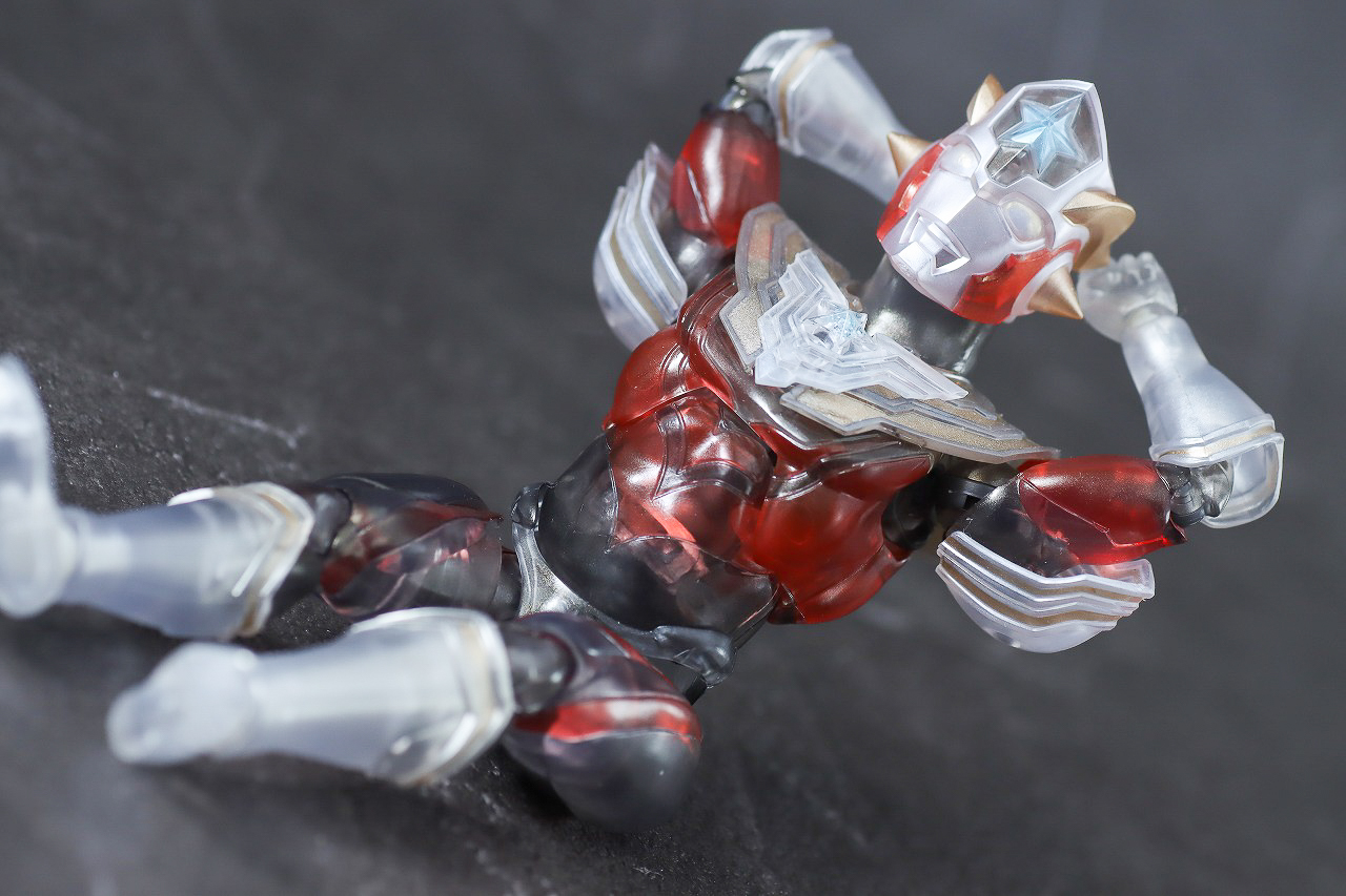 S.H.フィギュアーツ　ウルトラマンタイタス Spceial Clear Color Ver.　レビュー　アクション