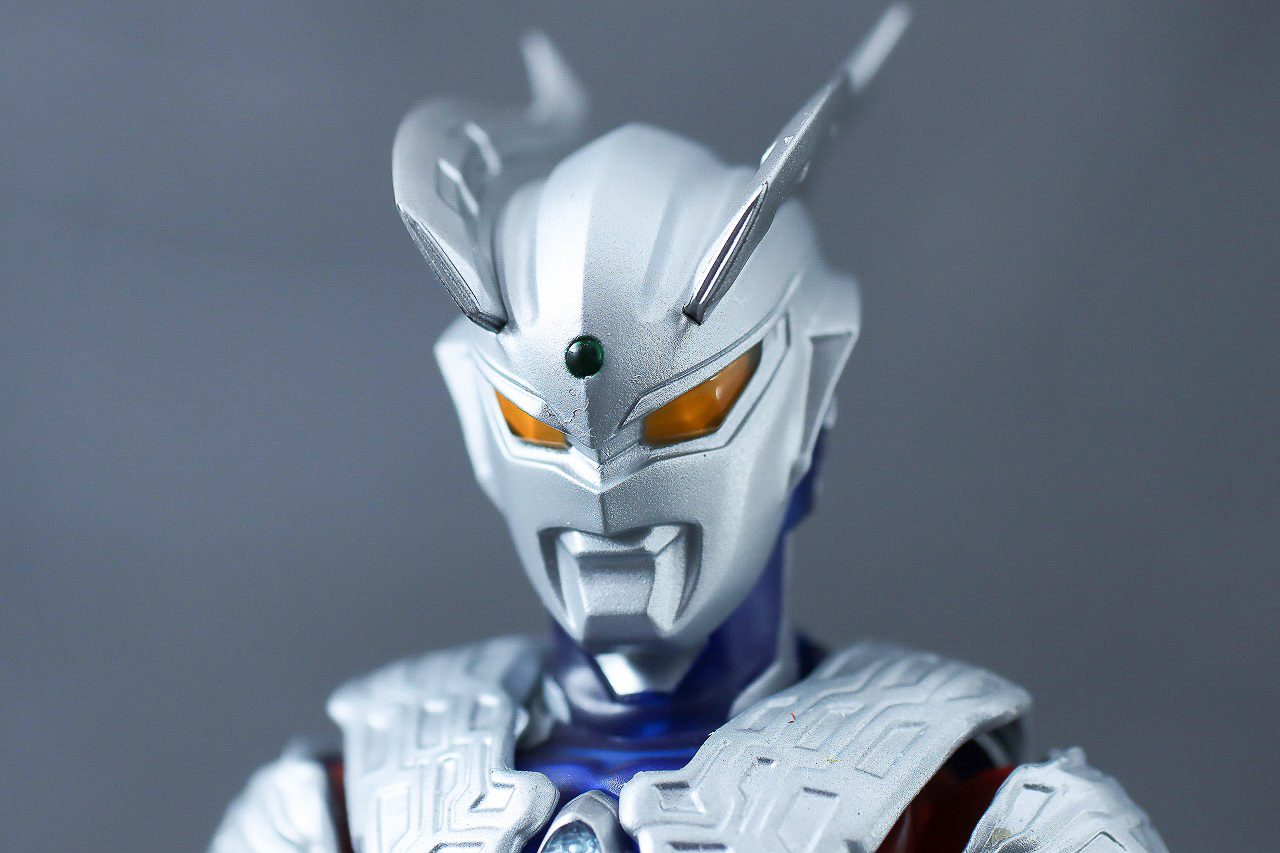 S.H.フィギュアーツ　ウルトラマンゼロ Clear Color Ver.　レビュー　本体