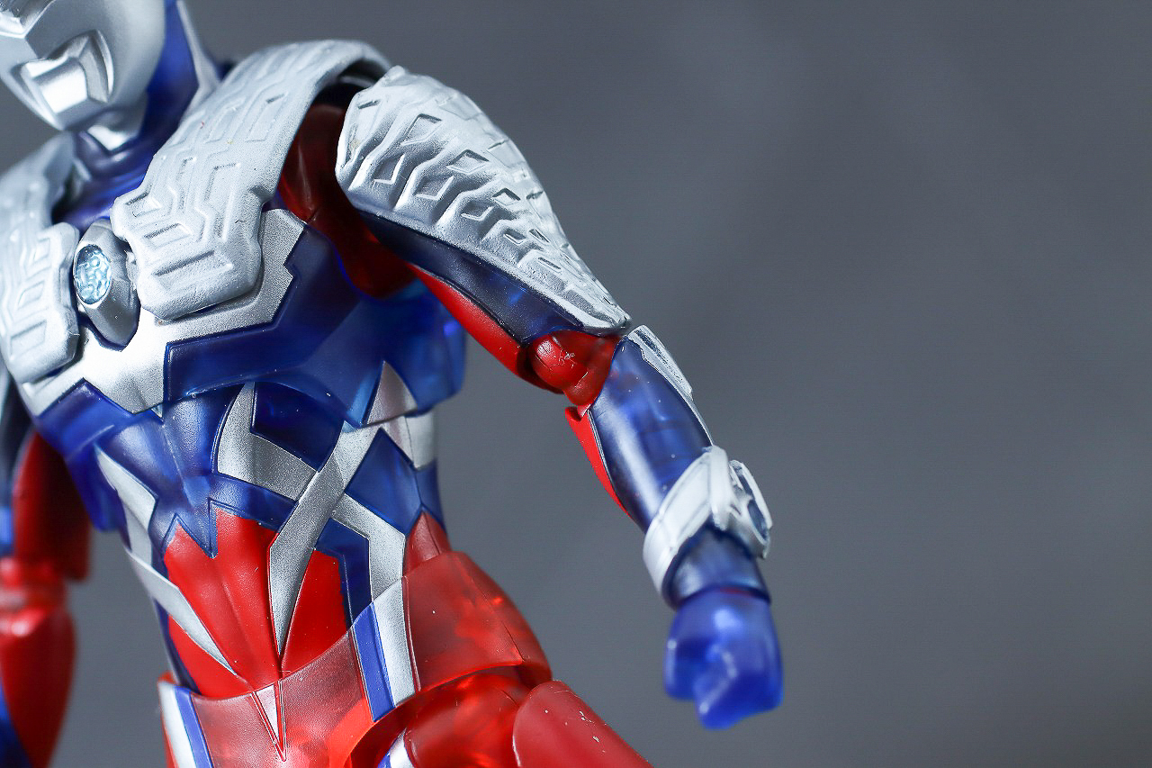 S.H.フィギュアーツ　ウルトラマンゼロ Clear Color Ver.　レビュー　本体