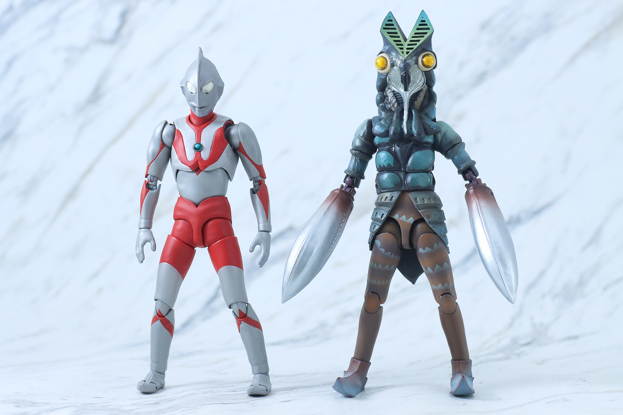 S.H.フィギュアーツ　バルタン星人 侵略者を撃てVer.　レビュー　本体　ウルトラマン Aタイプ　比較