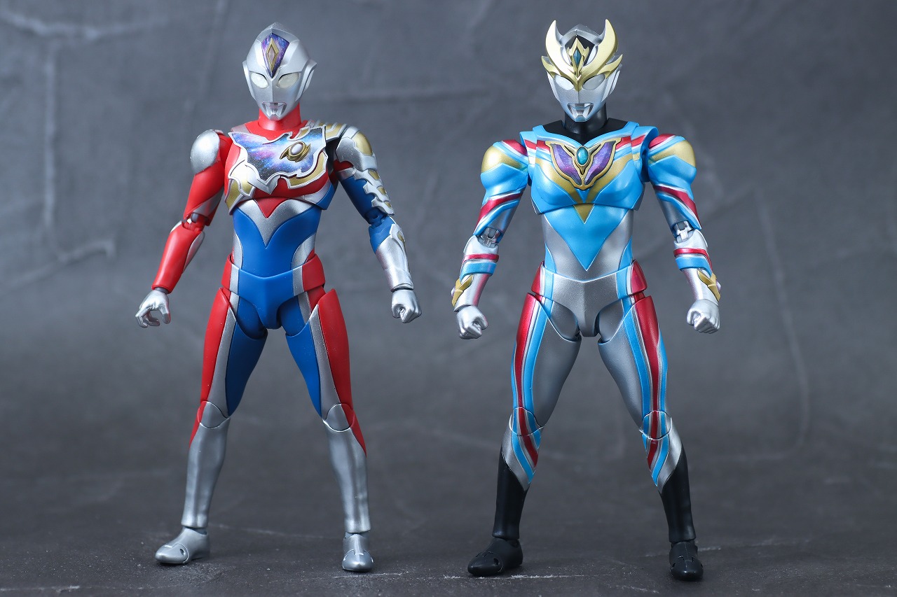 S.H.フィギュアーツ　ウルトラマンデッカー　ダイナミックタイプ　レビュー　本体　フラッシュタイプ　比較