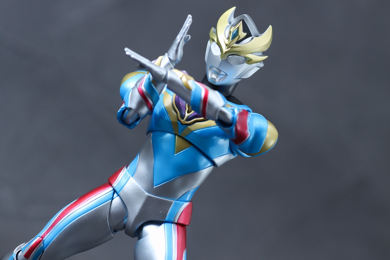 S.H.フィギュアーツ　ウルトラマンデッカー　ダイナミックタイプ　レビュー　アクション