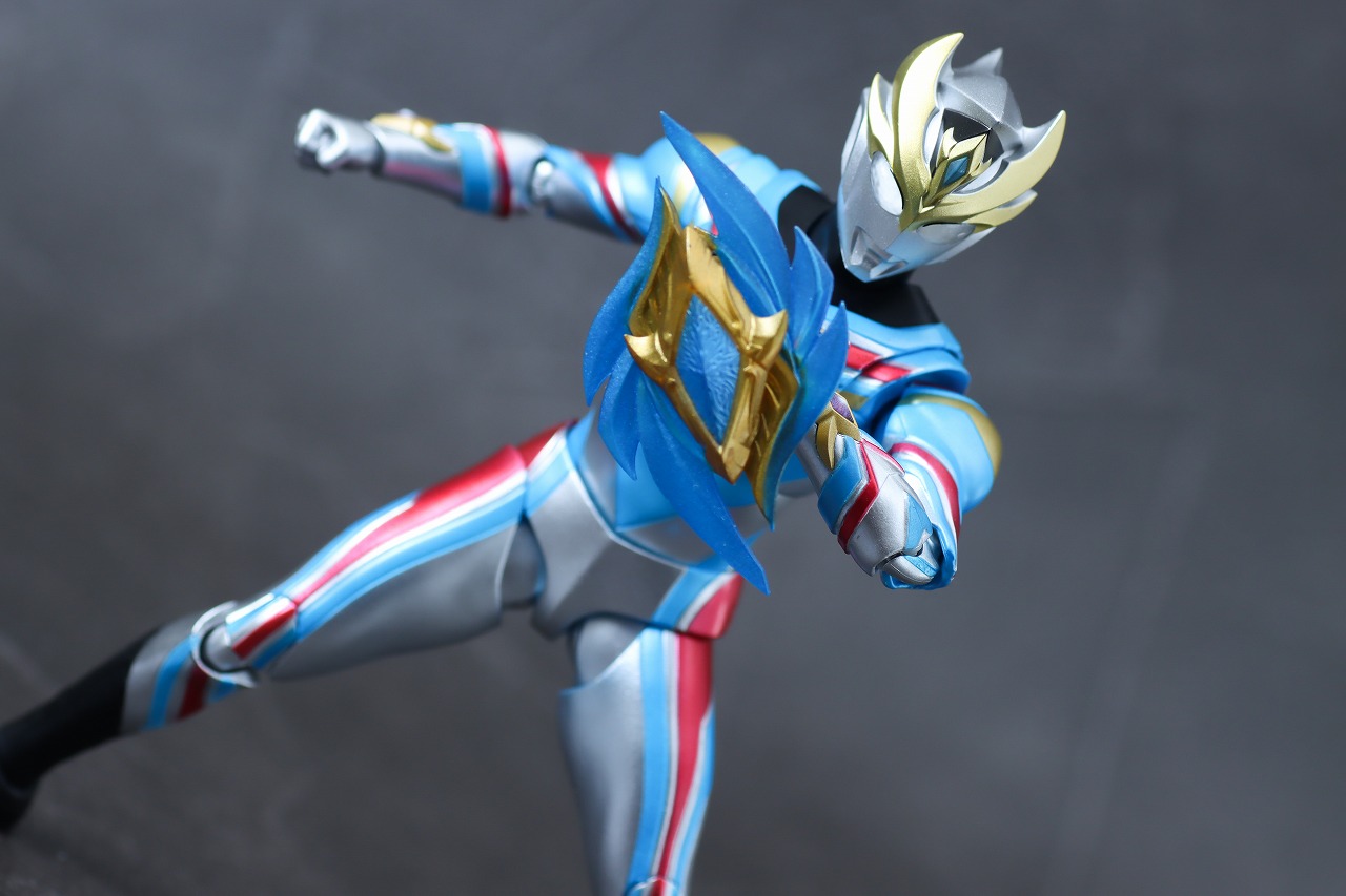 S.H.フィギュアーツ　ウルトラマンデッカー　ダイナミックタイプ　レビュー　アクション