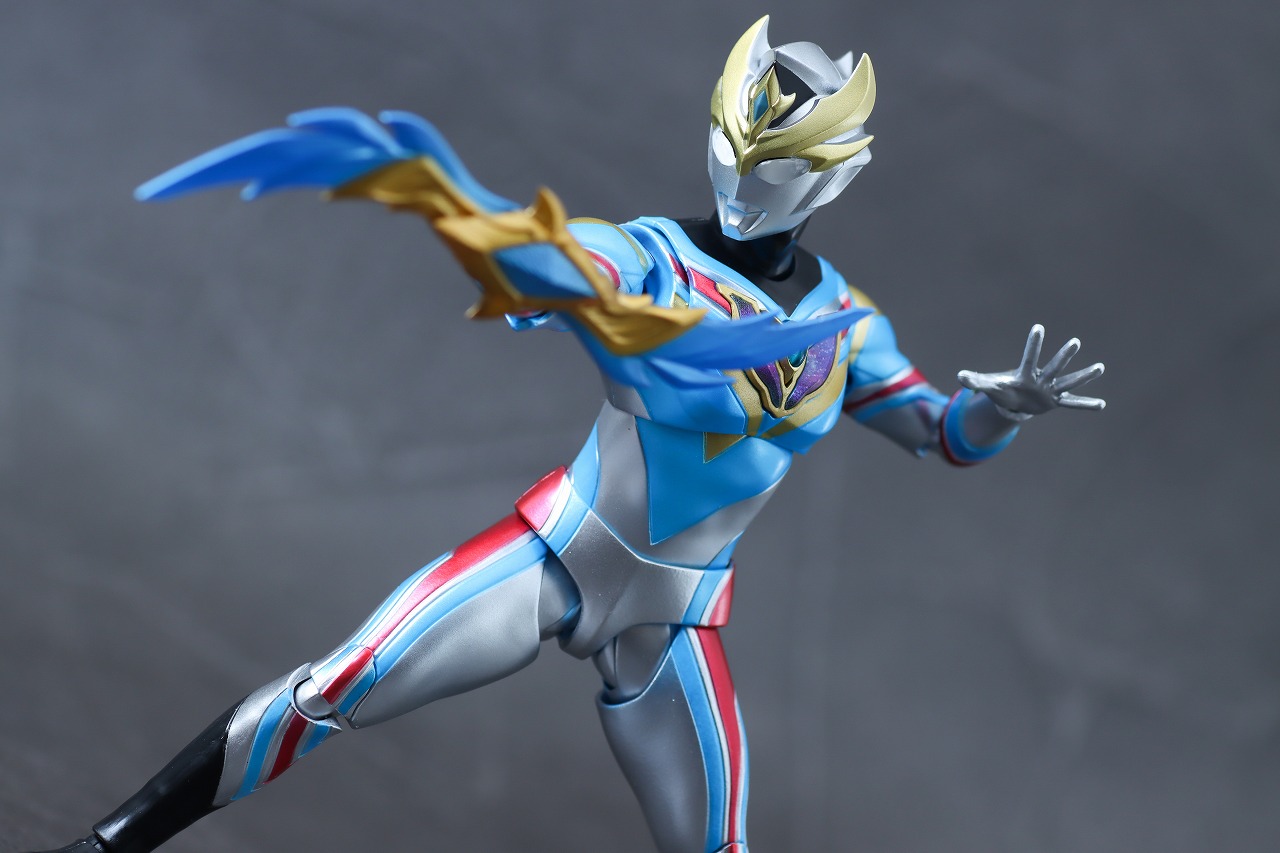 S.H.フィギュアーツ　ウルトラマンデッカー　ダイナミックタイプ　レビュー　アクション