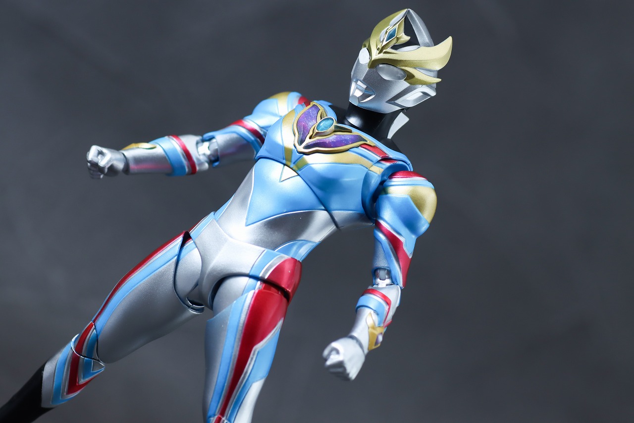 S.H.フィギュアーツ　ウルトラマンデッカー　ダイナミックタイプ　レビュー　アクション