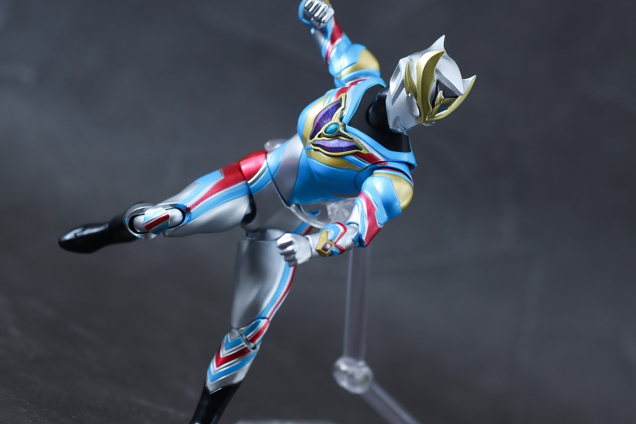 S.H.フィギュアーツ　ウルトラマンデッカー　ダイナミックタイプ　レビュー　アクション