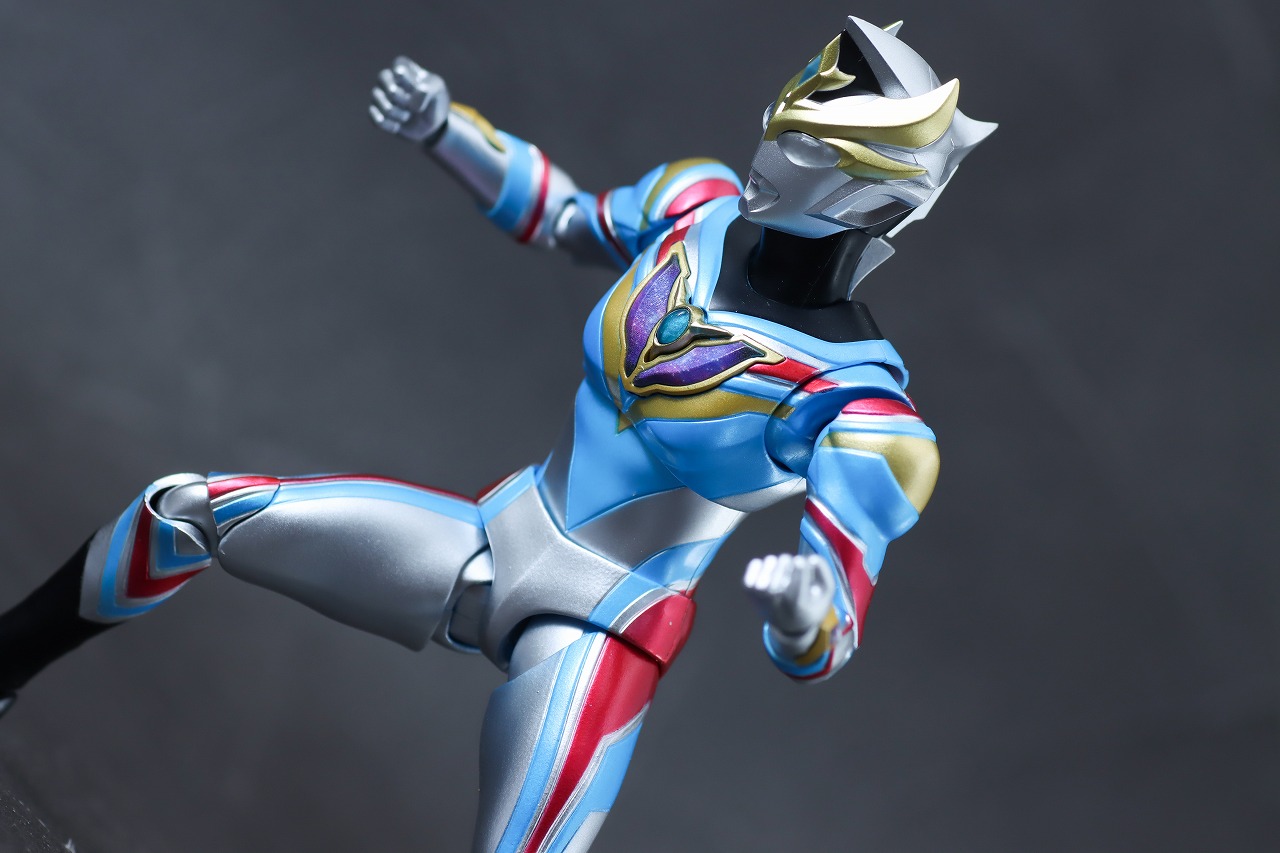 S.H.フィギュアーツ　ウルトラマンデッカー　ダイナミックタイプ　レビュー　アクション