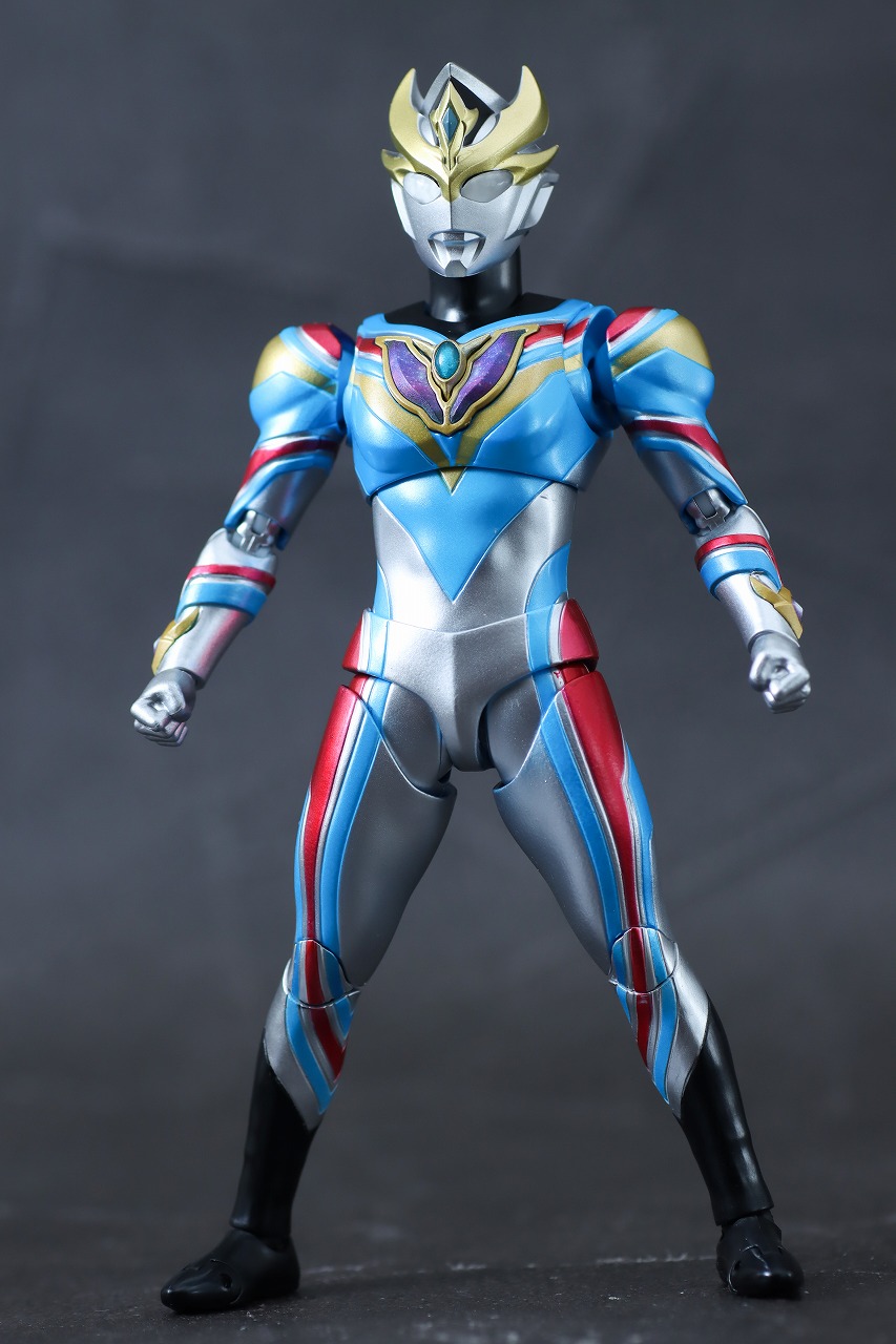 S.H.フィギュアーツ　ウルトラマンデッカー　ダイナミックタイプ　レビュー　本体