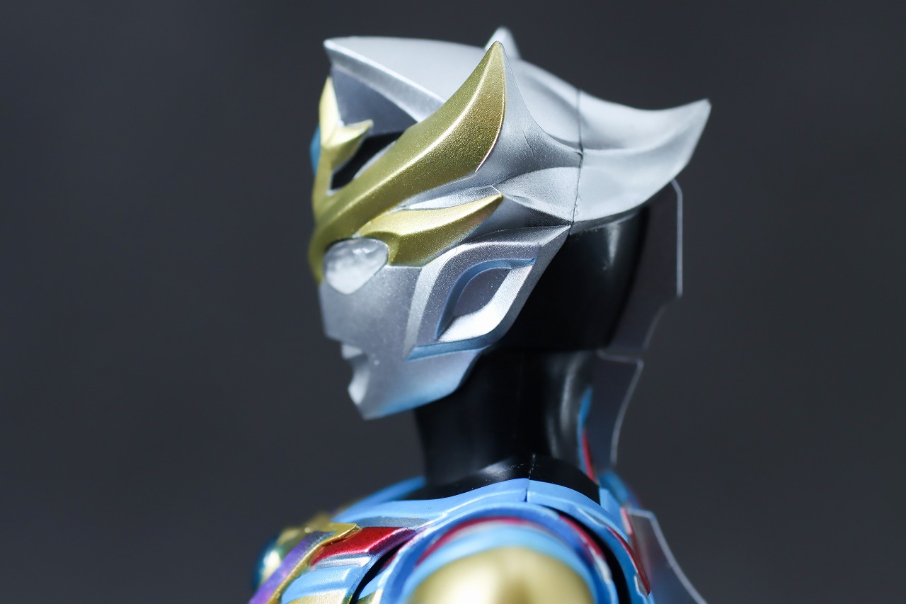 S.H.フィギュアーツ　ウルトラマンデッカー　ダイナミックタイプ　レビュー　本体