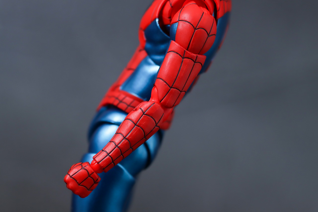 S.H.フィギュアーツ　スパイダーマン ニュー・レッド＆ブルースーツ　レビュー　本体