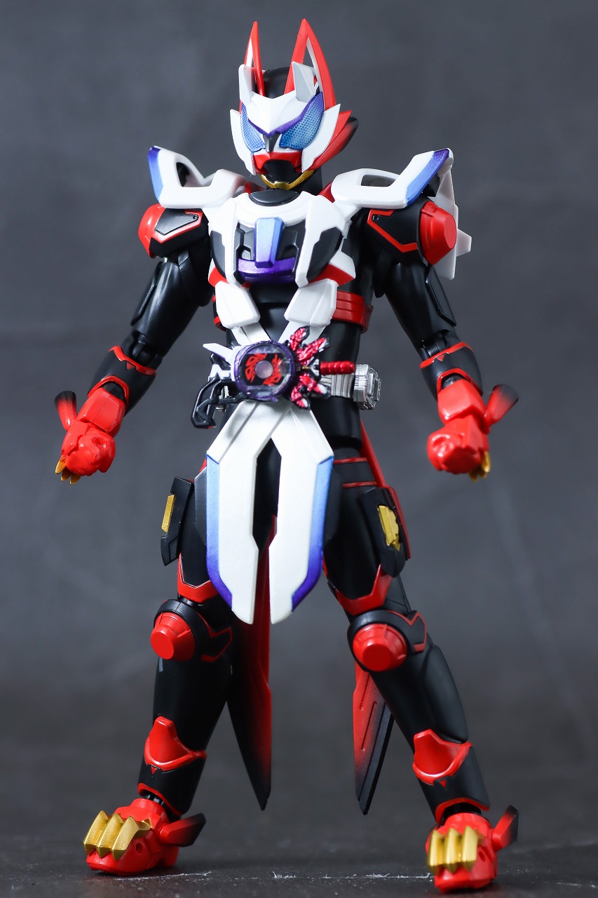 S.H.フィギュアーツ　仮面ライダーギーツ レーザーブーストフォーム　レビュー　本体