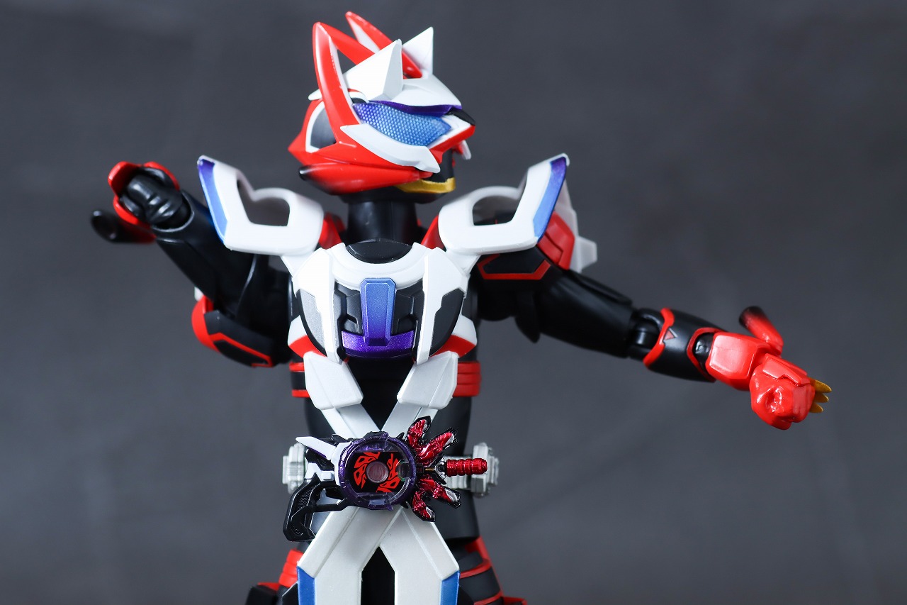 S.H.フィギュアーツ　仮面ライダーギーツ レーザーブーストフォーム／ブーストフォーム マークⅡ　レビュー　可動範囲