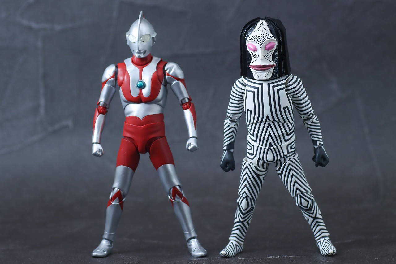 S.H.フィギュアーツ　ダダ 人間標本5・6 Ver.　レビュー　本体　真骨彫　ウルトラマン　比較