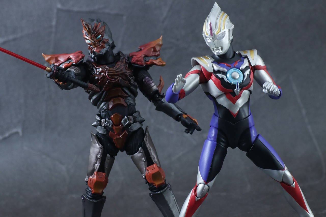 S.H.フィギュアーツ　ウルトラマンオーブ スペシウムゼペリオン（ニュージェネレーション スターズVer.）　レビュー　アクション　ジャグラス・ジャグラー　ヘビクラ・ショウタVer.