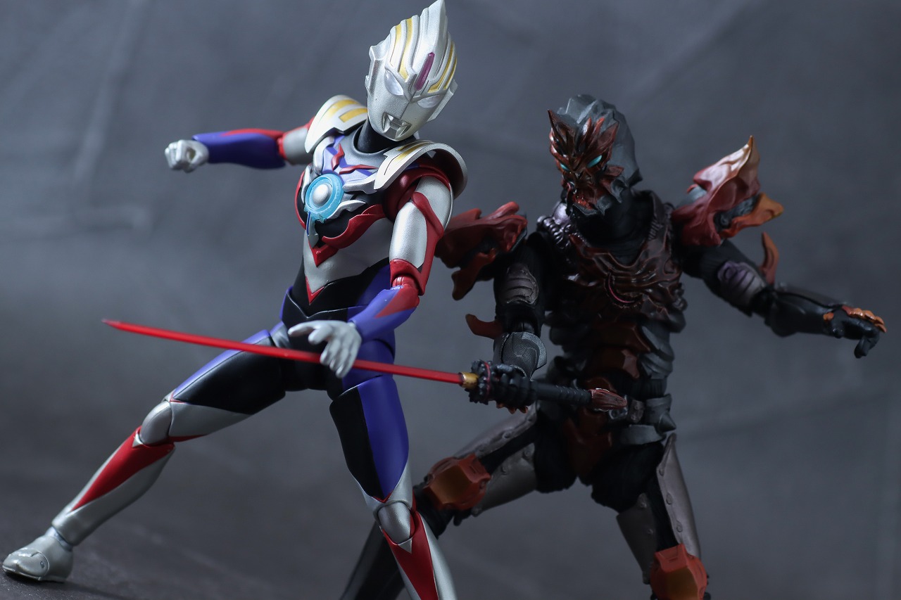 S.H.フィギュアーツ　ウルトラマンオーブ スペシウムゼペリオン（ニュージェネレーション スターズVer.）　レビュー　アクション　ジャグラス・ジャグラー　ヘビクラ・ショウタVer.