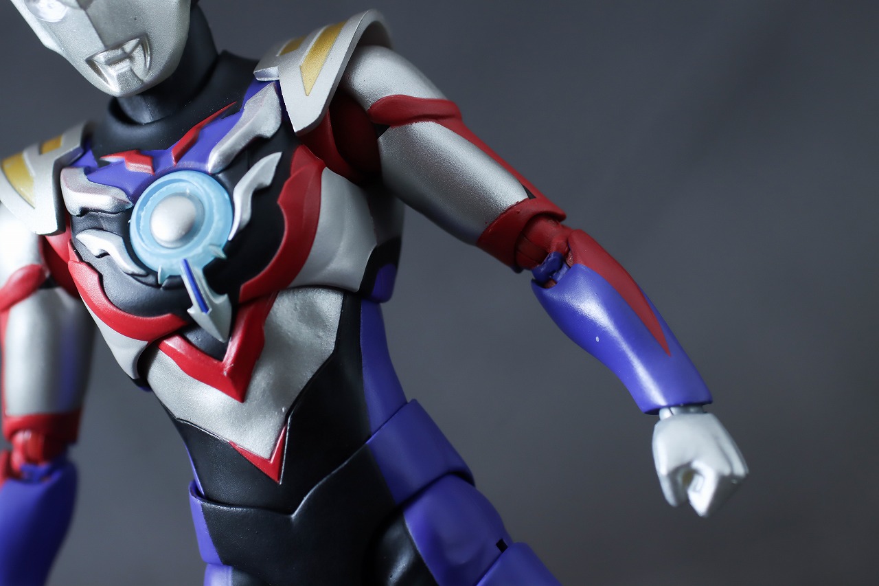 S.H.フィギュアーツ　ウルトラマンオーブ スペシウムゼペリオン（ニュージェネレーション スターズVer.）　レビュー　本体