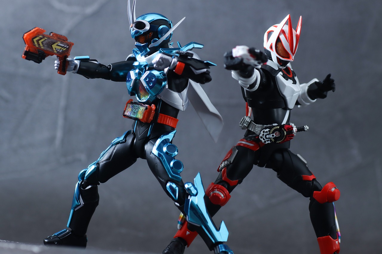 S.H.フィギュアーツ　仮面ライダーガッチャード スチームホッパー　レビュー　アクション　仮面ライダーギーツ マグナムブーストフォーム