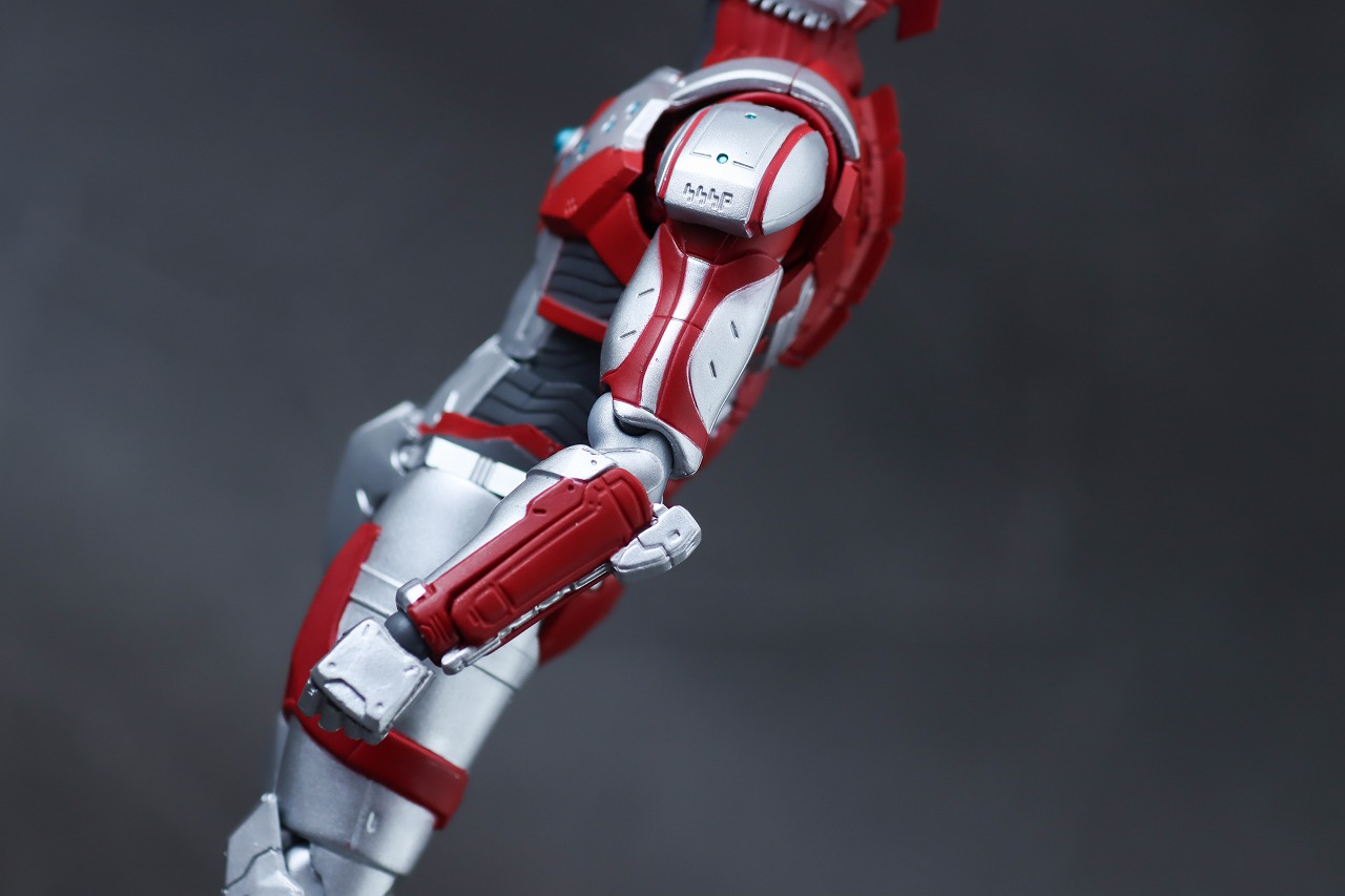 S.H.フィギュアーツ　ULTRAMAN SUIT ZOFFY the Animation　レビュー　本体