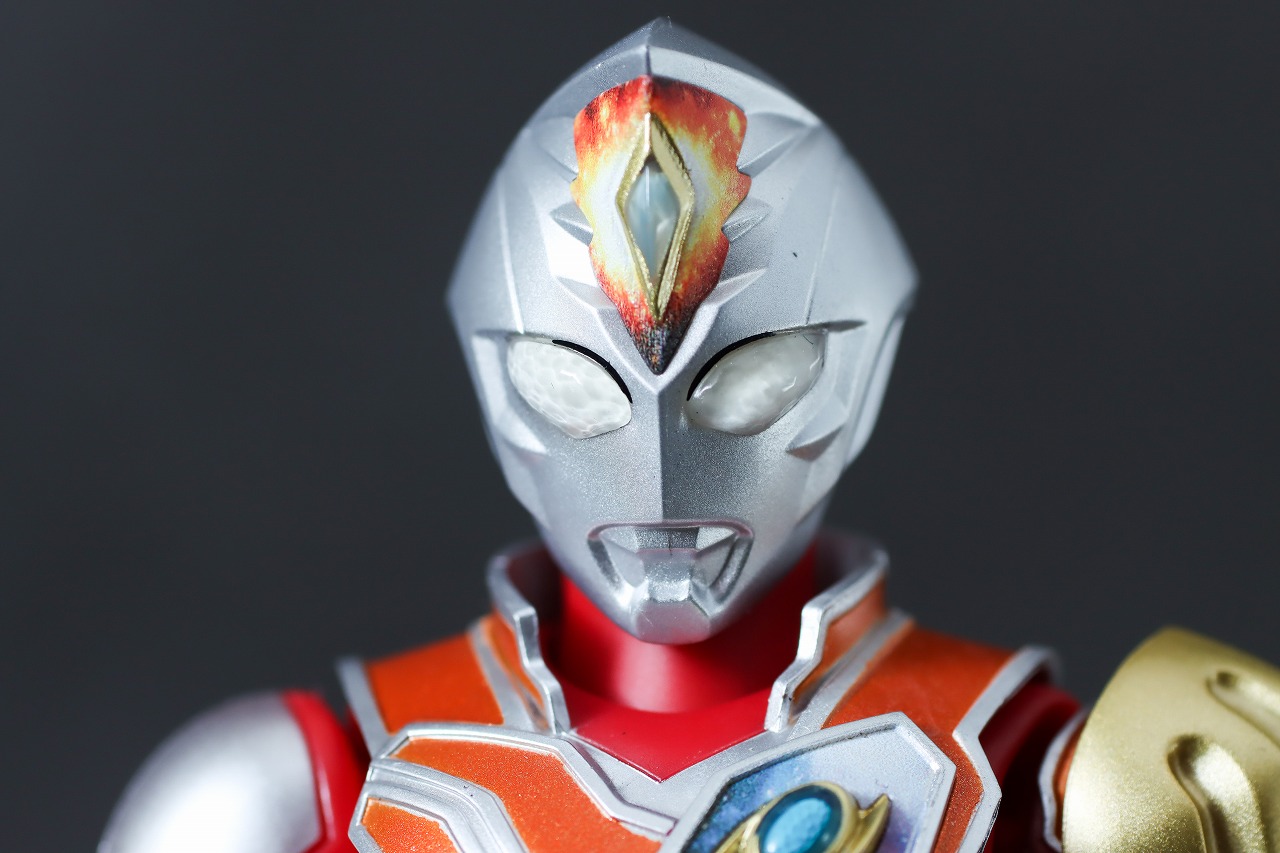 S.H.フィギュアーツ　ウルトラマンデッカー　ストロングタイプ　レビュー　本体