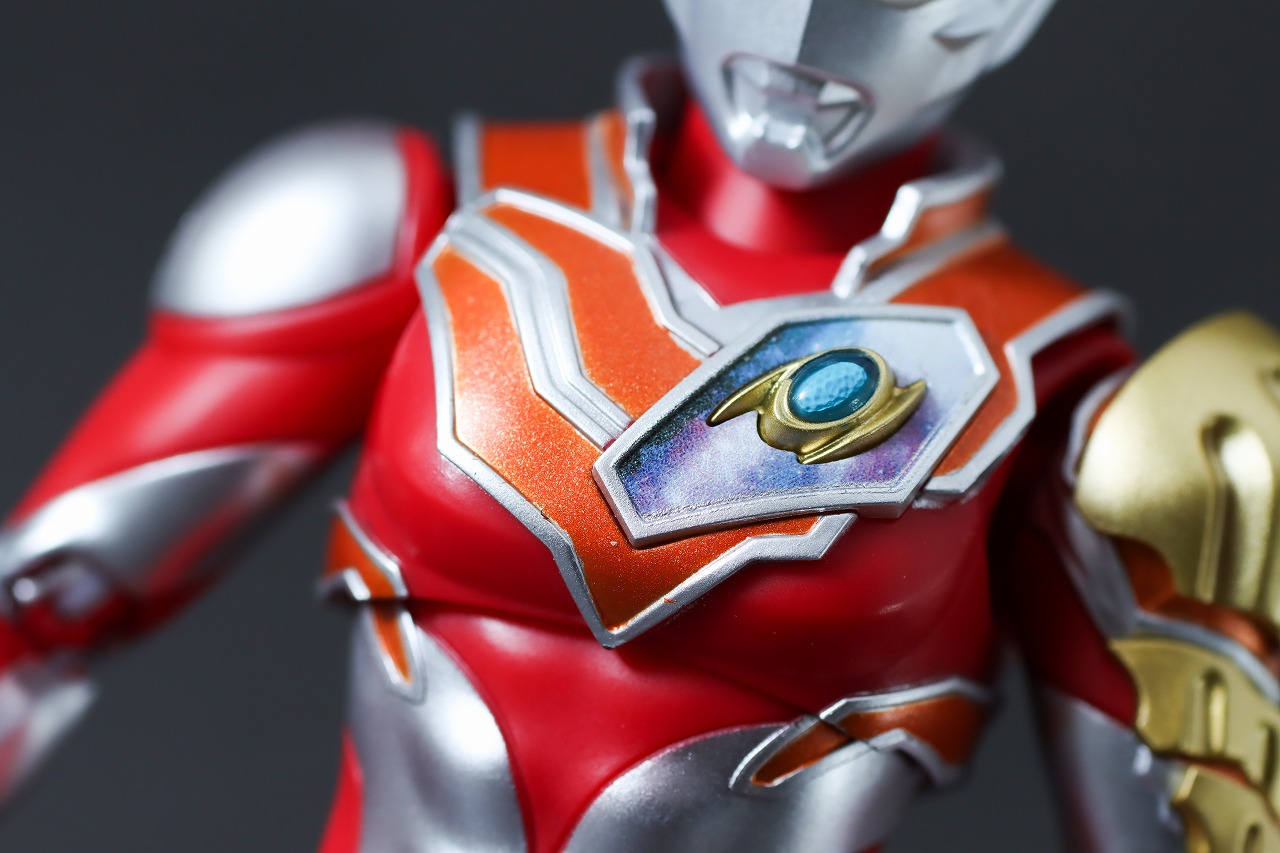 S.H.フィギュアーツ　ウルトラマンデッカー　ストロングタイプ　レビュー　本体