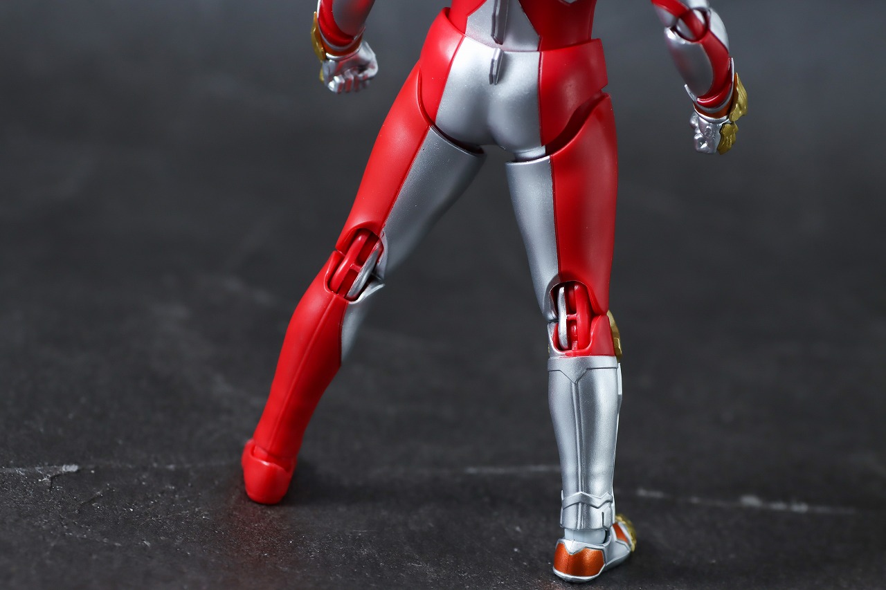 S.H.フィギュアーツ　ウルトラマンデッカー　ストロングタイプ　レビュー　本体