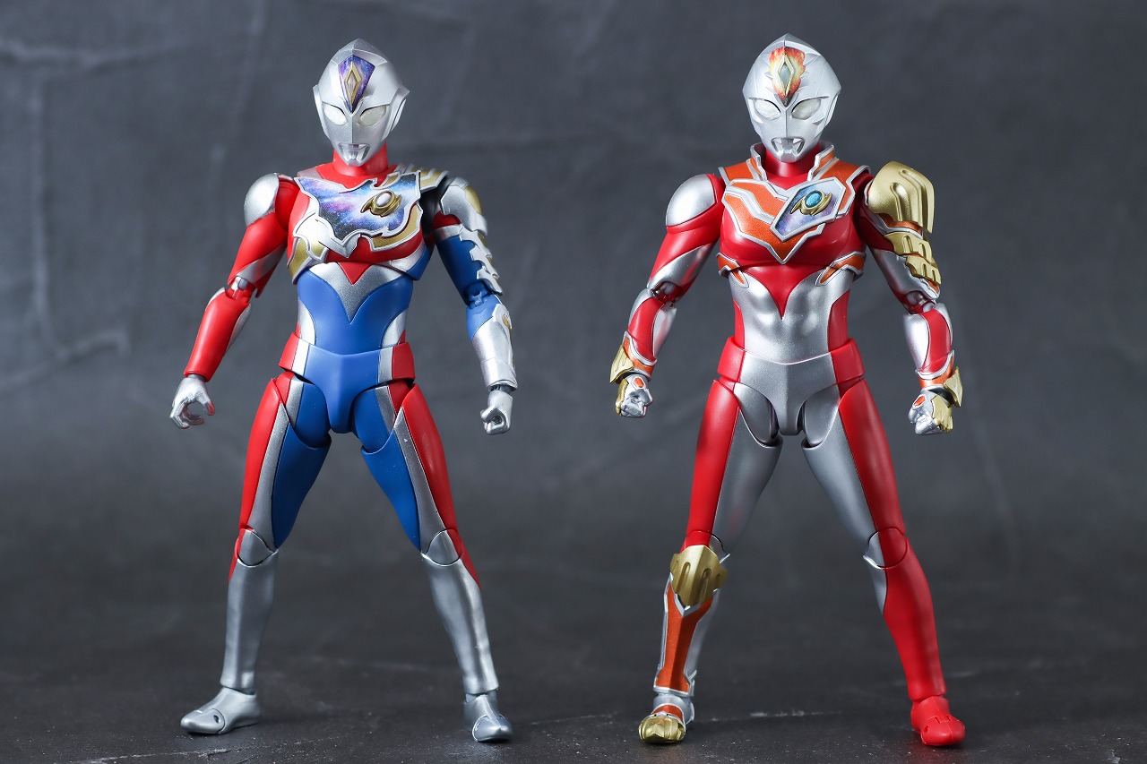 S.H.フィギュアーツ　ウルトラマンデッカー　ストロングタイプ　レビュー　本体　フラッシュタイプ　比較