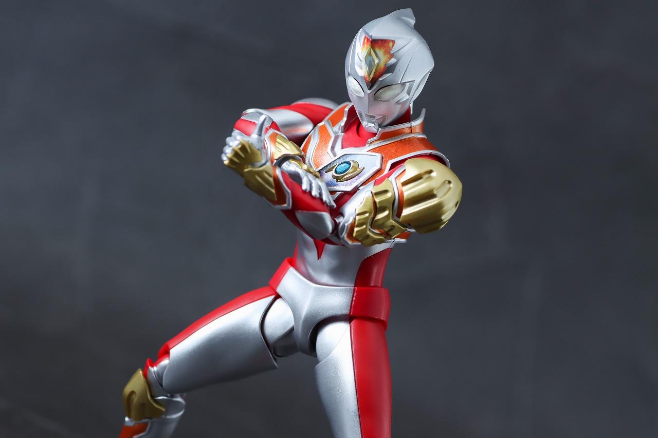 S.H.フィギュアーツ　ウルトラマンデッカー　ストロングタイプ　レビュー　アクション