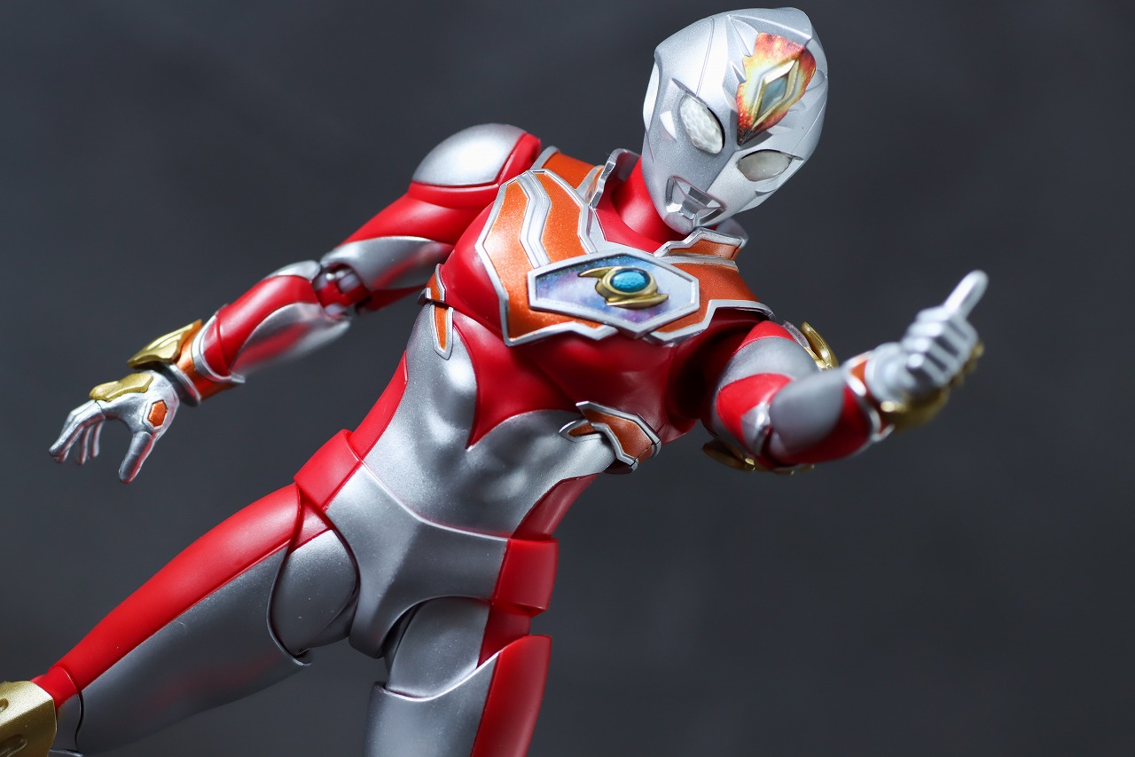 S.H.フィギュアーツ　ウルトラマンデッカー　ストロングタイプ　レビュー　アクション