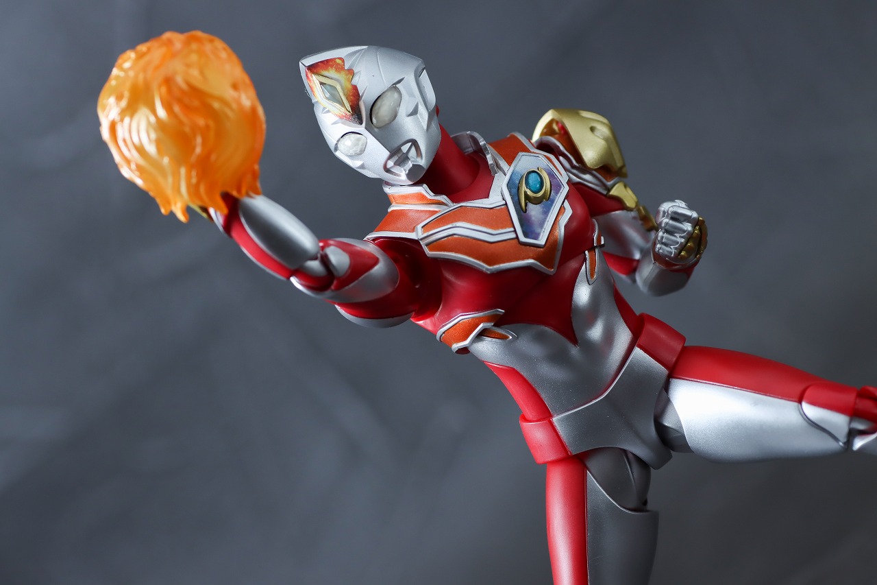 S.H.フィギュアーツ　ウルトラマンデッカー　ストロングタイプ　レビュー　アクション