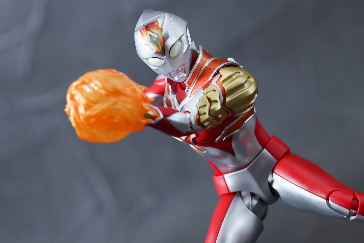 S.H.フィギュアーツ　ウルトラマンデッカー　ストロングタイプ　レビュー　アクション