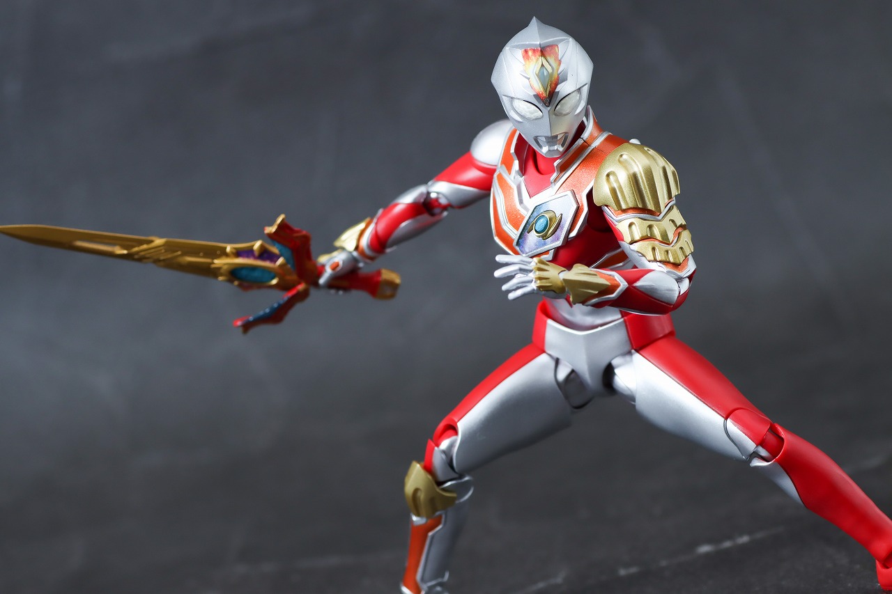 S.H.フィギュアーツ　ウルトラマンデッカー　ストロングタイプ　レビュー　アクション