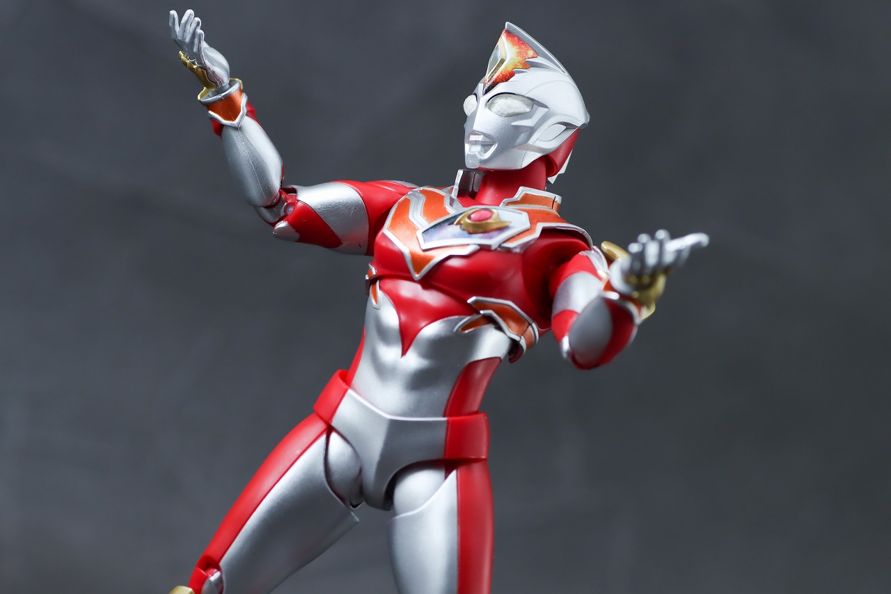 S.H.フィギュアーツ　ウルトラマンデッカー　ストロングタイプ　レビュー　アクション