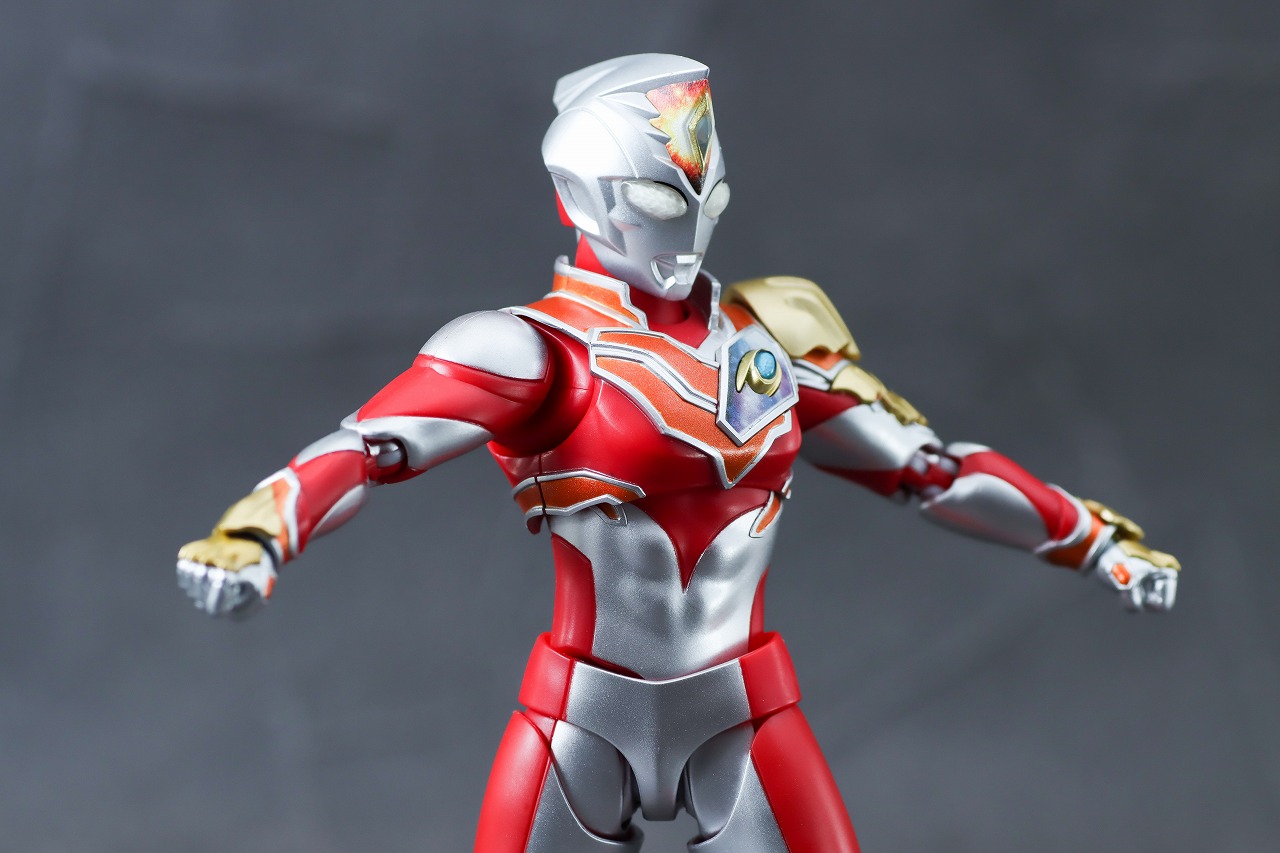 S.H.フィギュアーツ　ウルトラマンデッカー　ストロングタイプ　レビュー　可動範囲