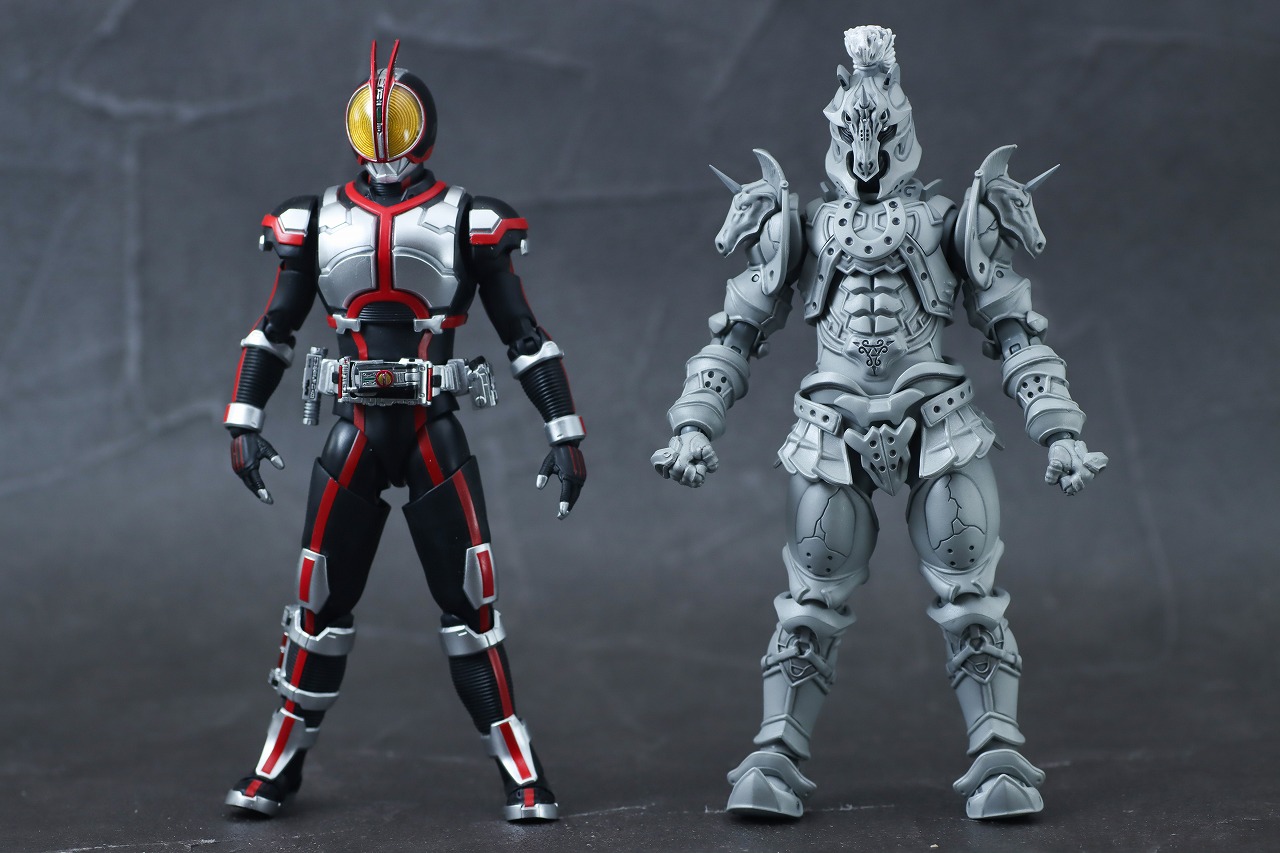 S.H.フィギュアーツ　ホースオルフェノク　真骨彫製法　レビュー　本体　仮面ライダーファイズ　比較