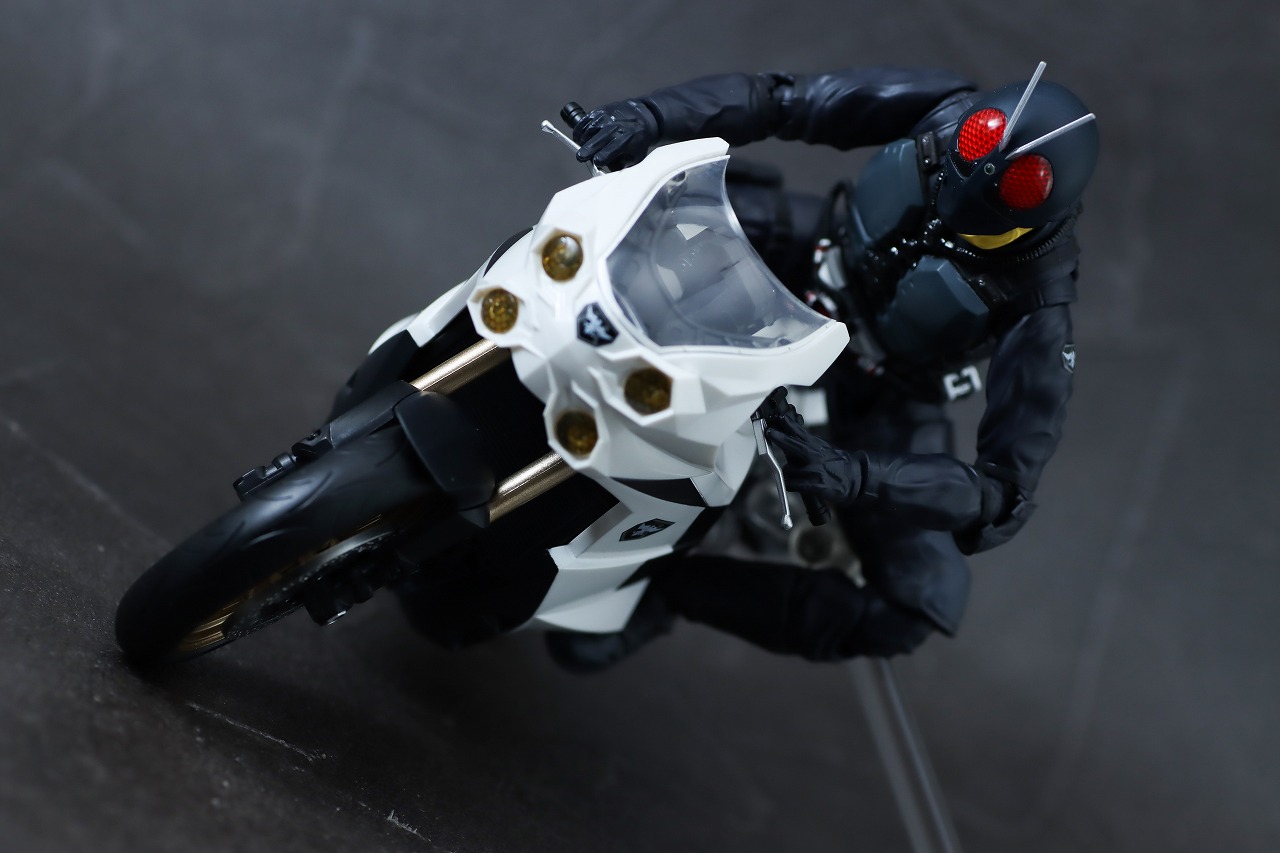 S.H.フィギュアーツ　大量発生型相変異バッタオーグ搭乗用サイクロン号　レビュー