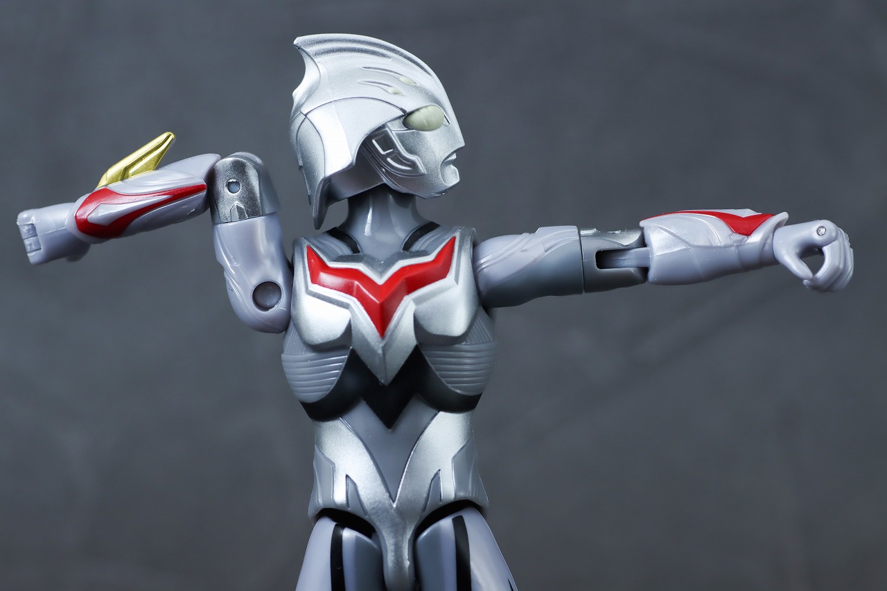 ウルトラアクションフィギュア　ウルトラマンネクサス アンファンス　レビュー　可動範囲