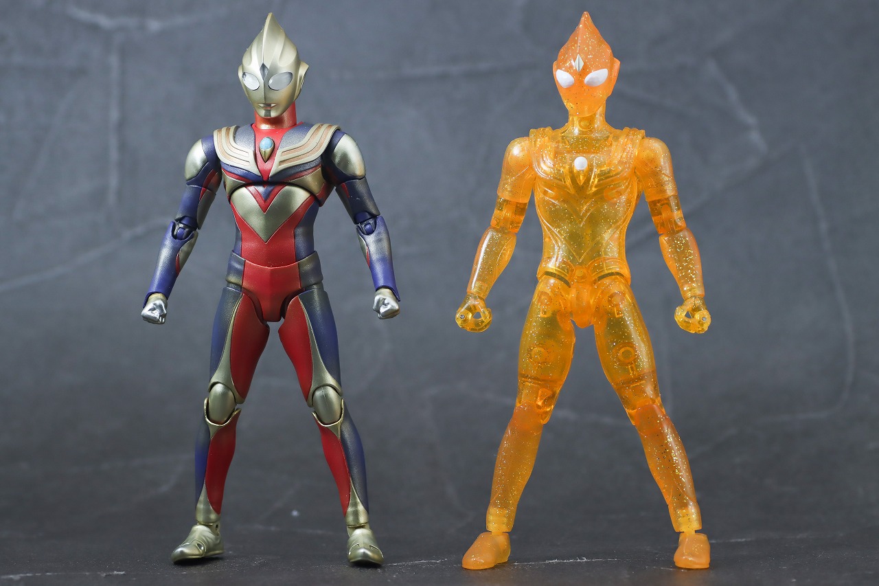 ウルトラアクションフィギュア　グリッターティガ　レビュー　本体　S.H.フィギュアーツ　真骨彫製法　比較