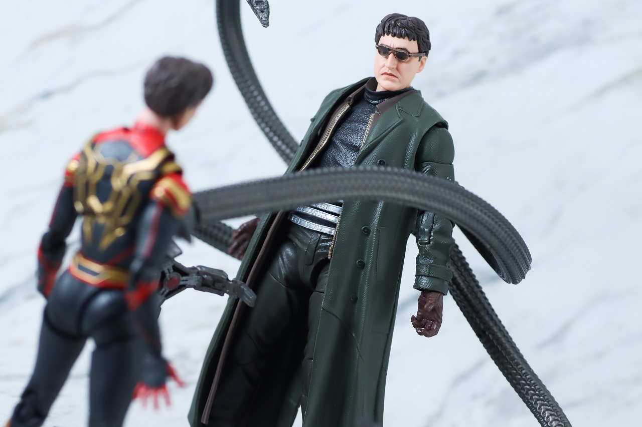 マーベルレジェンド　ドクター・オクトパス（『スパイダーマン：ノー・ウェイ・ホーム』）　レビュー　アクション　S.H.フィギュアーツ　スパイダーマン　インテクゲ―テッド・スーツ