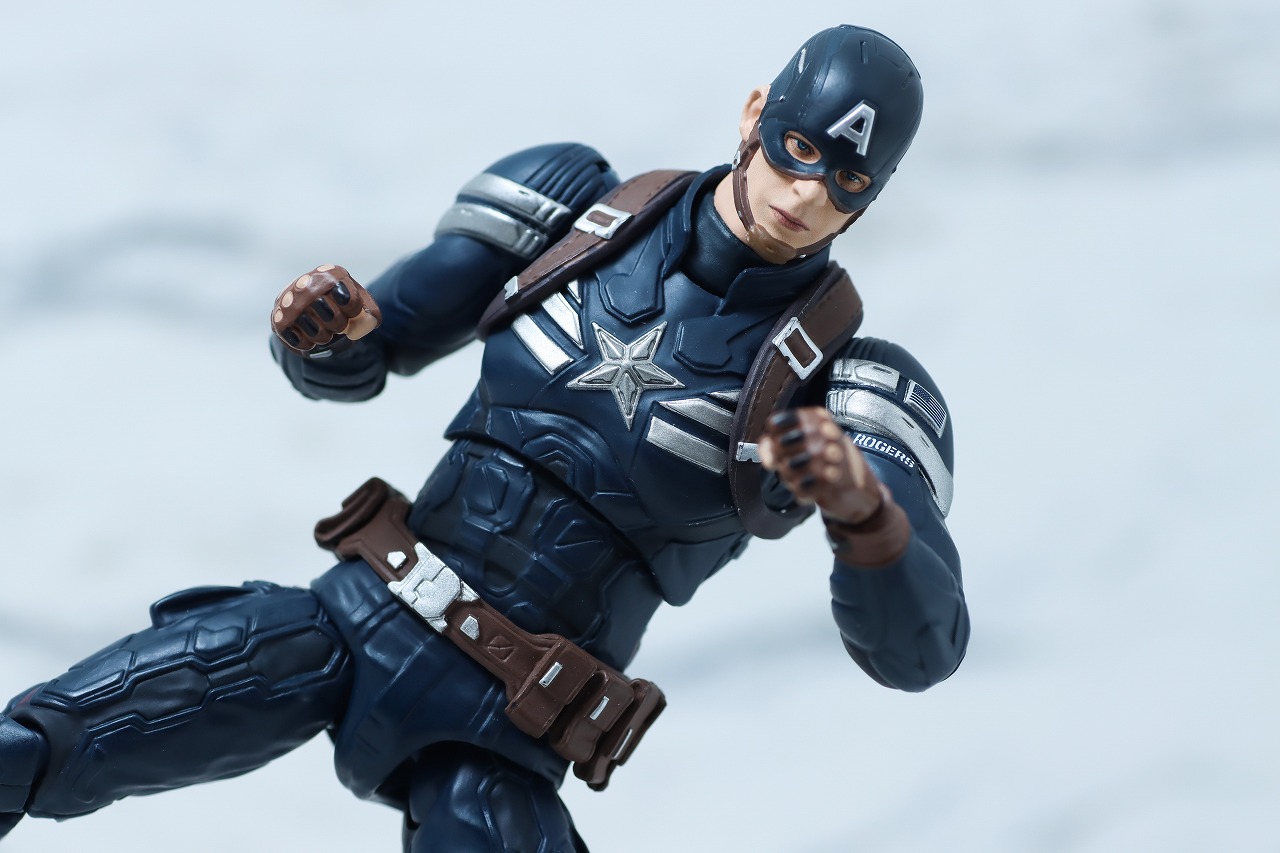 MAFEX　キャプテン・アメリカ　ステルススーツ　レビュー　アクション