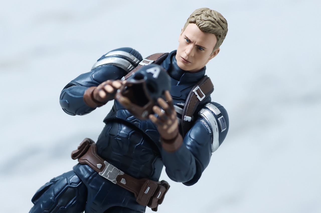 MAFEX　キャプテン・アメリカ　ステルススーツ　レビュー　アクション