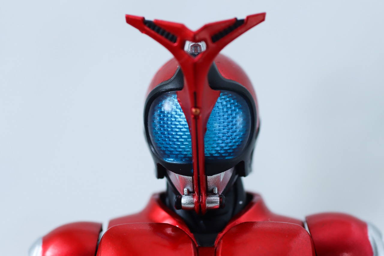 S.H.フィギュアーツ 真骨彫製法　仮面ライダーカブト ライダーフォーム 真骨彫 10th Anniversary Ver.　レビュー　本体