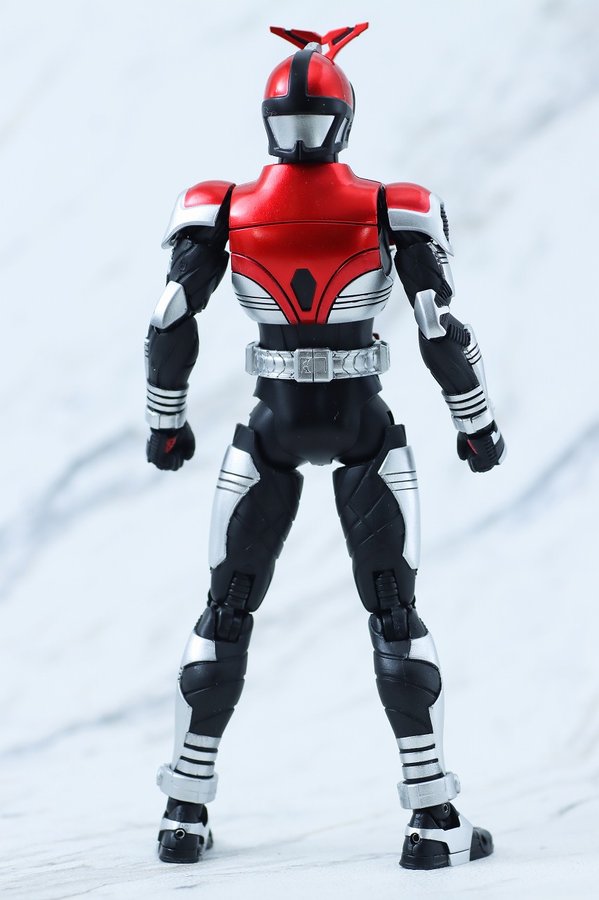 S.H.フィギュアーツ 真骨彫製法　仮面ライダーカブト ライダーフォーム 真骨彫 10th Anniversary Ver.　レビュー　本体