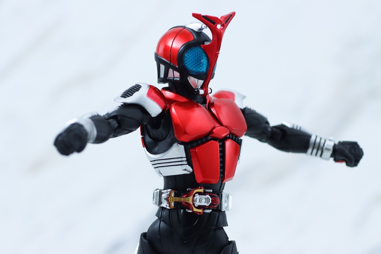 S.H.フィギュアーツ 真骨彫製法　仮面ライダーカブト ライダーフォーム 真骨彫 10th Anniversary Ver.　レビュー　可動範囲