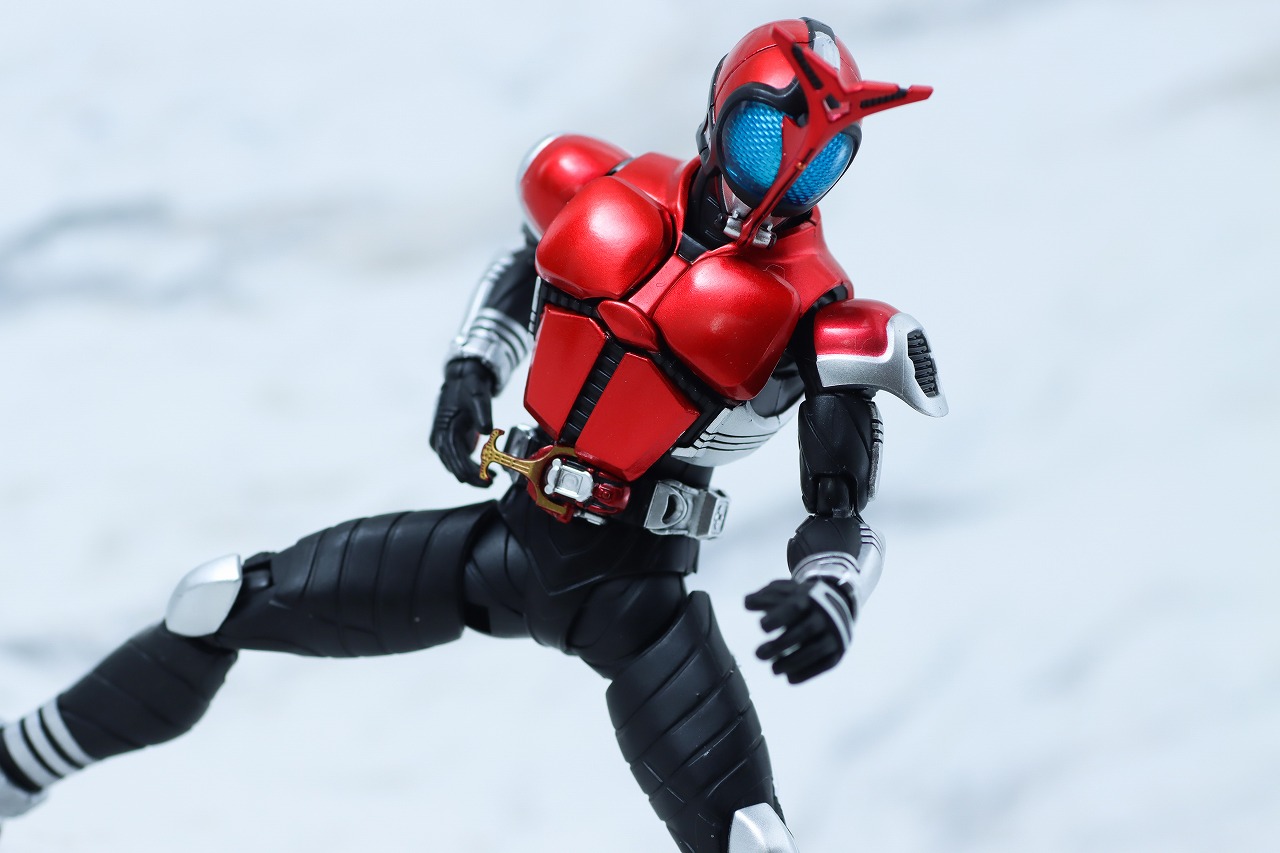 S.H.フィギュアーツ 真骨彫製法　仮面ライダーカブト ライダーフォーム 真骨彫 10th Anniversary Ver.　レビュー　アクション